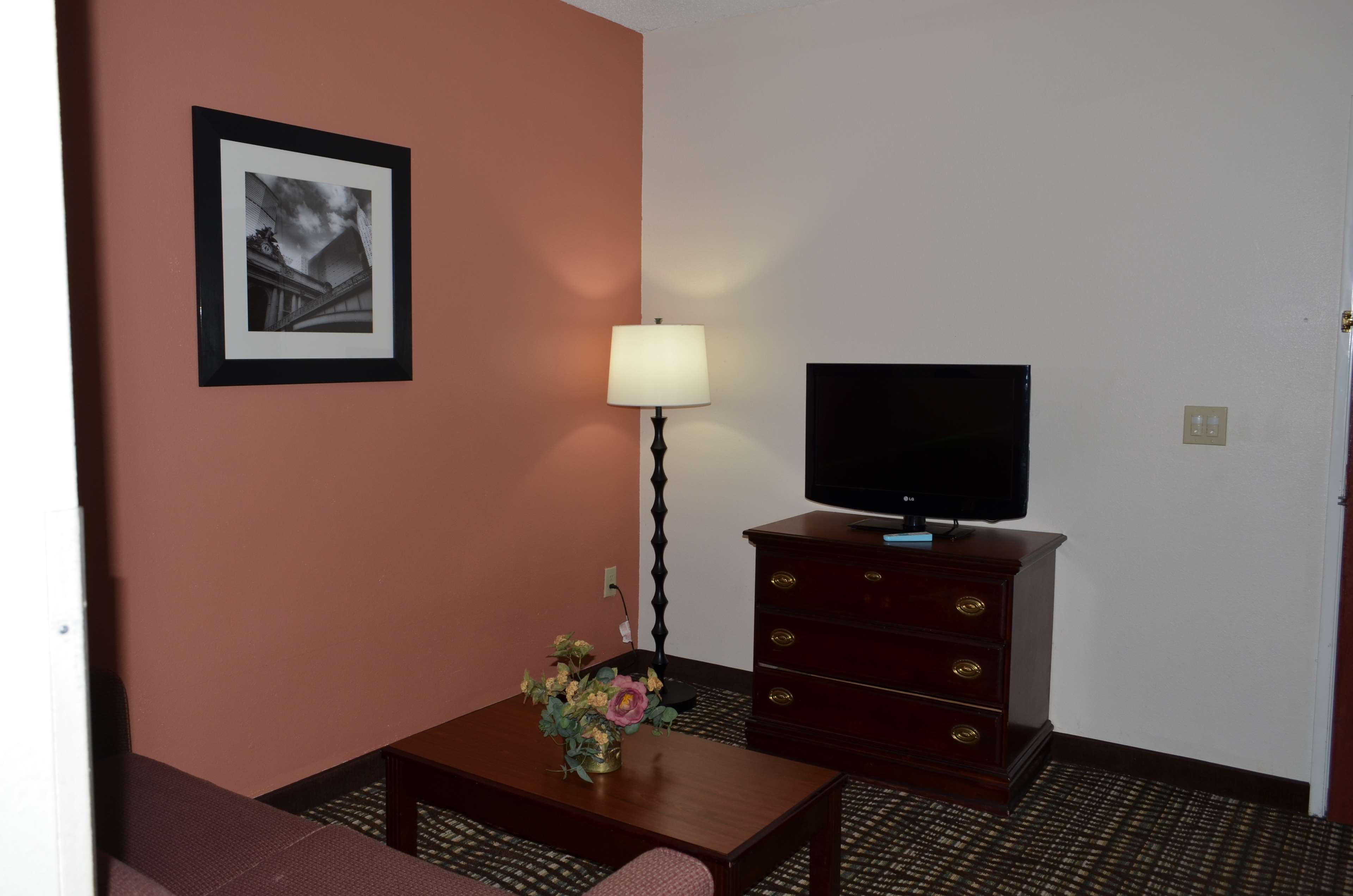 Best Western Airport Suites Photo