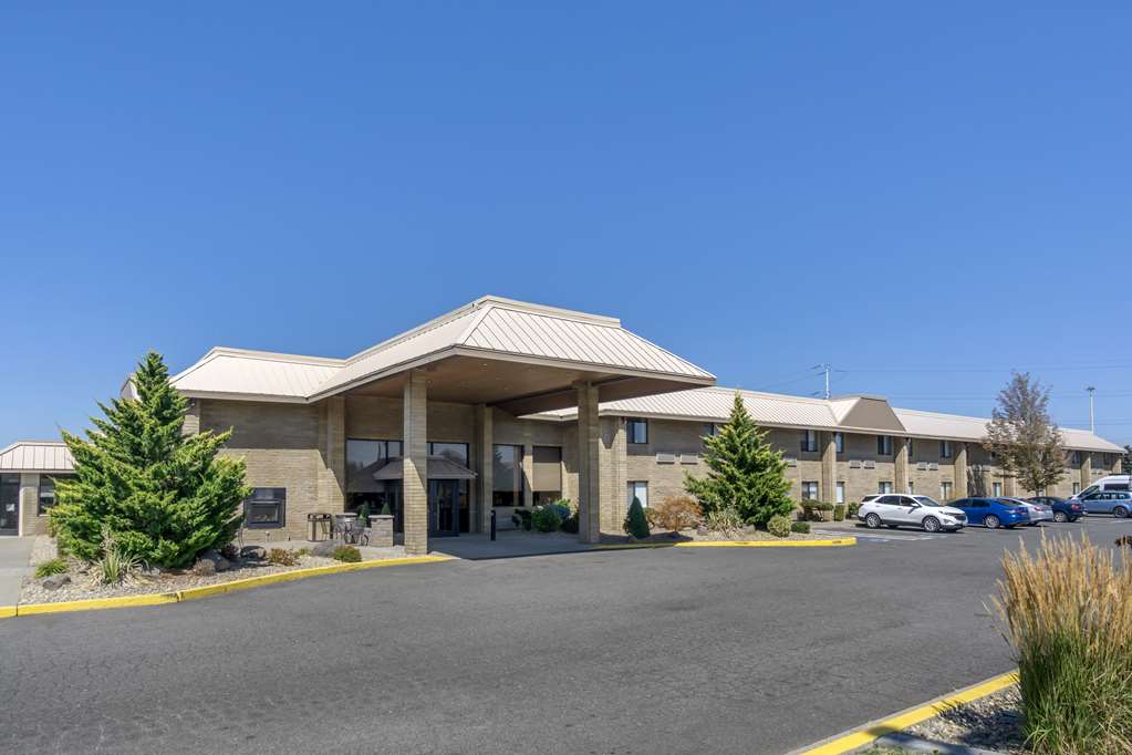 Best Western Plus Ahtanum Inn Image