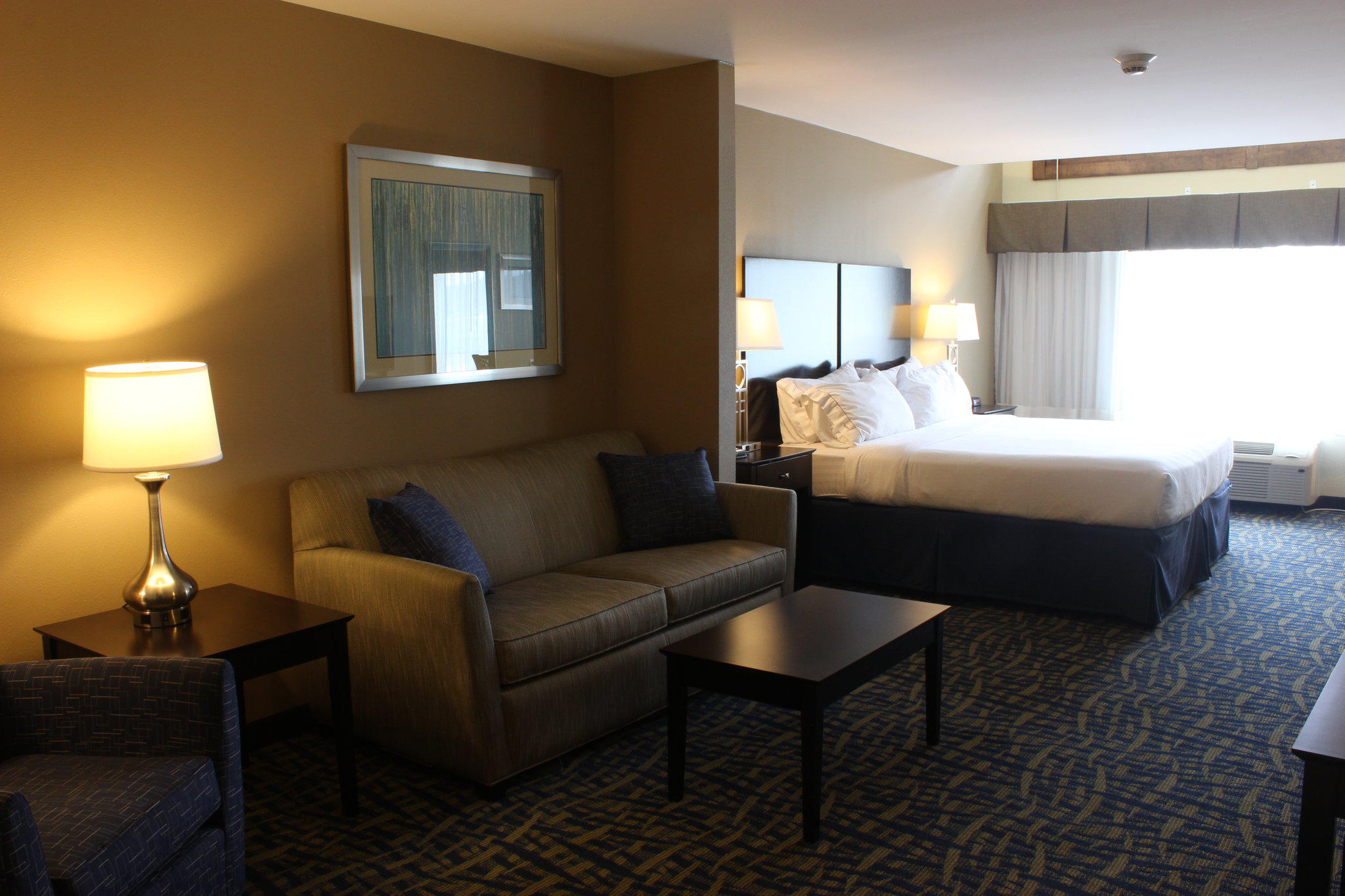 Holiday Inn Express & Suites Lebanon Photo