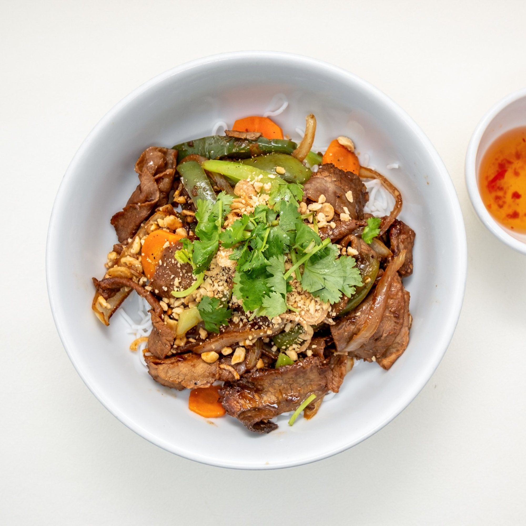 Vermicelli Beef Medallion Bowl / Bún Thịt Xào