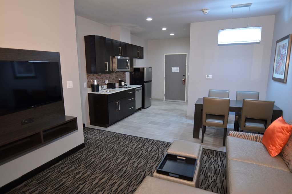 Best Western Plus Executive Residency Baytown Image