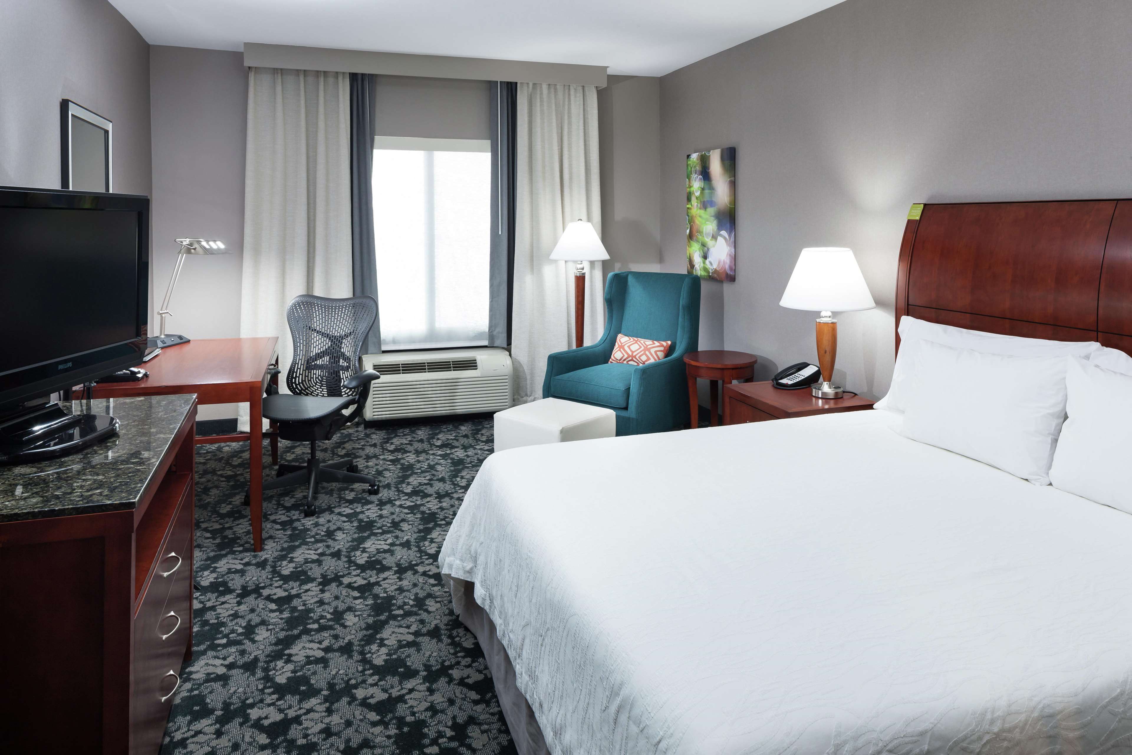 Hilton Garden Inn Lake Forest Mettawa Photo