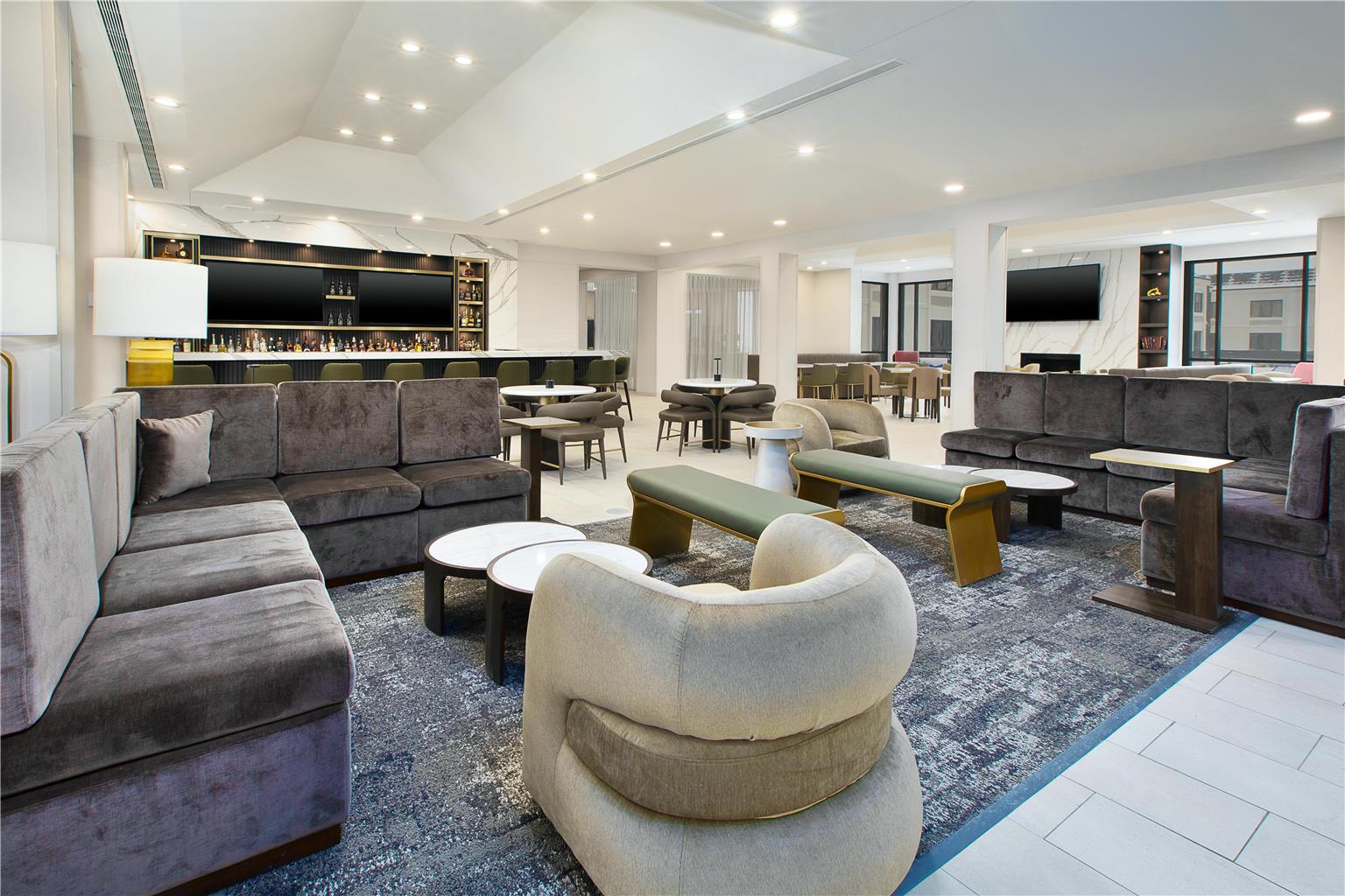 DoubleTree by Hilton Detroit Novi Image