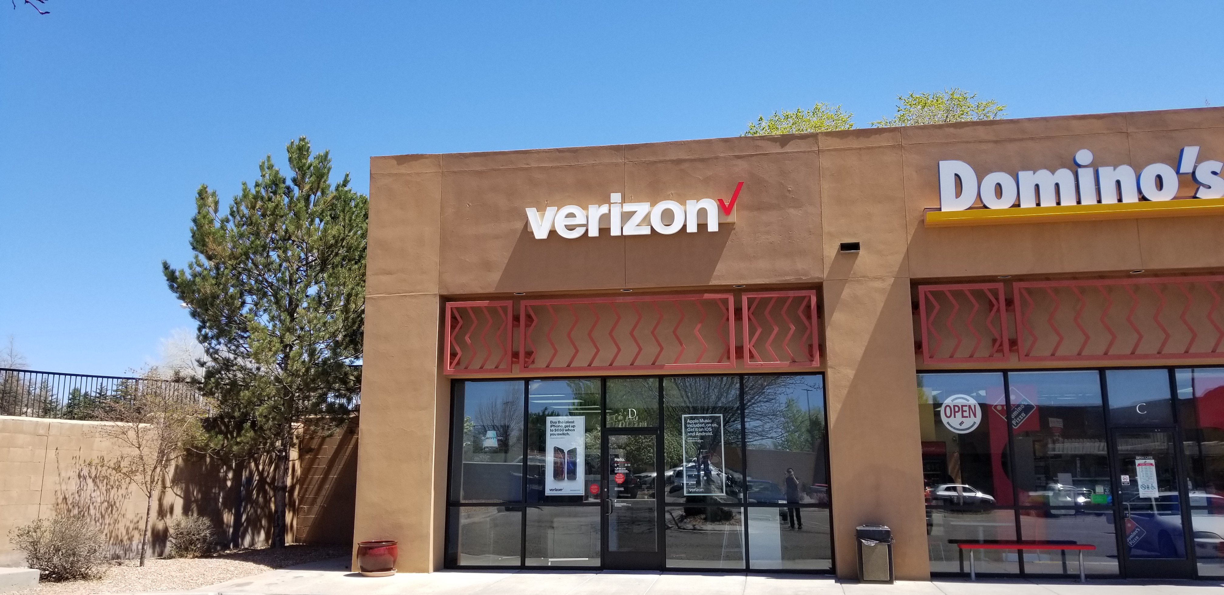 Verizon Authorized Retailer – GoWireless Photo