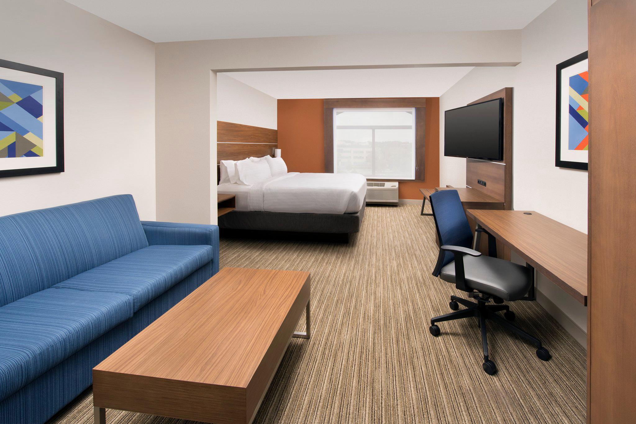 Holiday Inn Express & Suites Baltimore - Bwi Airport North Photo