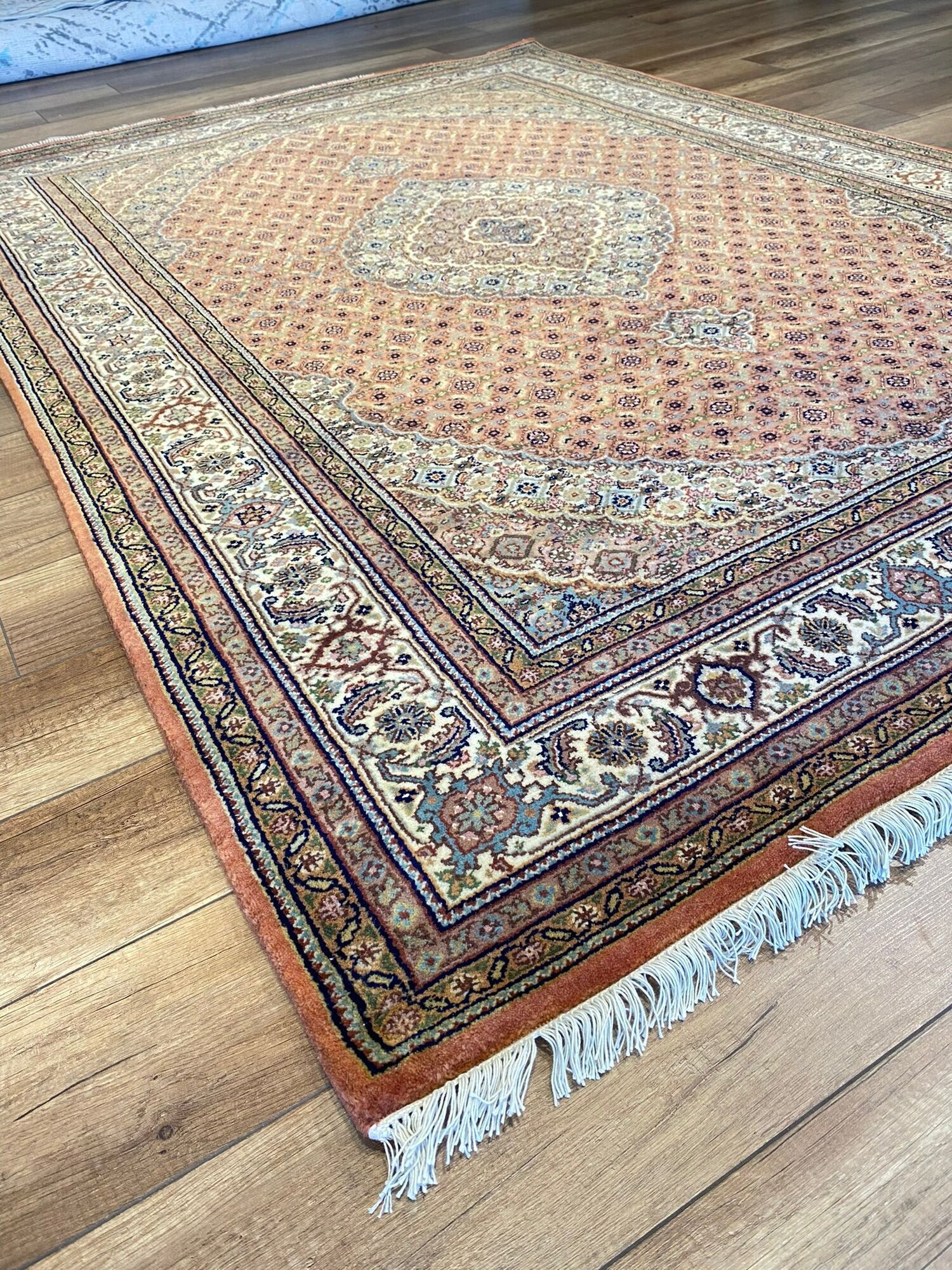 Rug Center Image