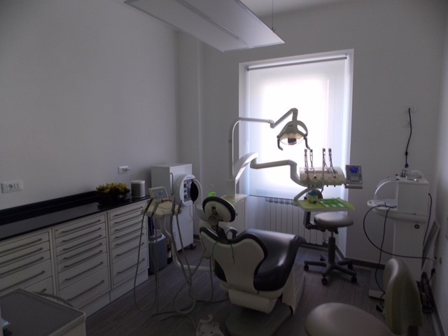 Images Dottoressa Emilia Infusino odontoiatra