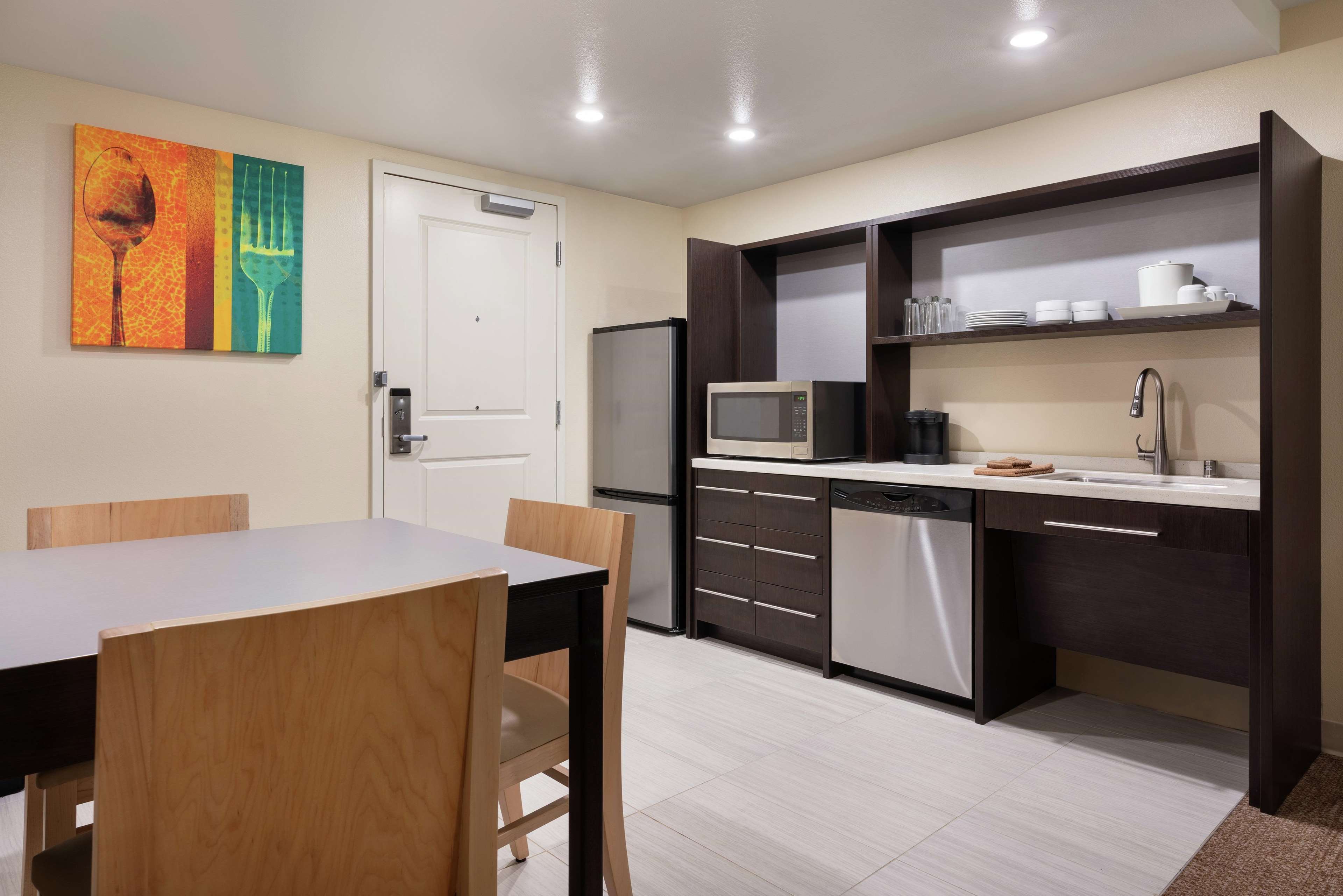 Home2 Suites by Hilton Anchorage/Midtown Photo