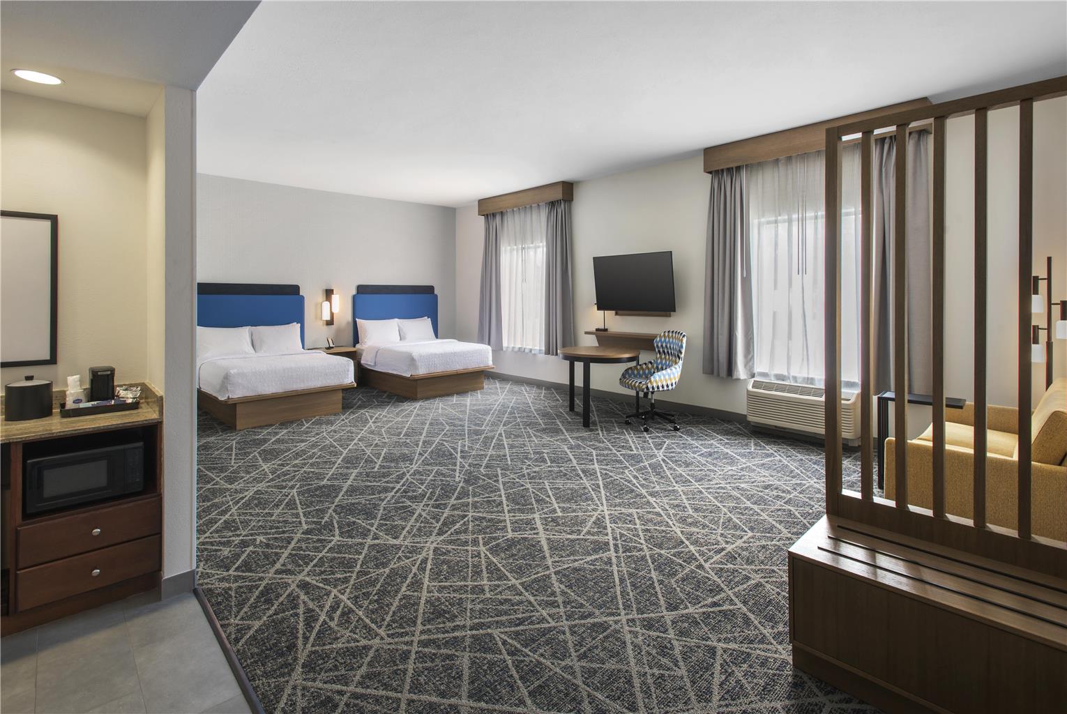 Hampton Inn & Suites New Hartford Image