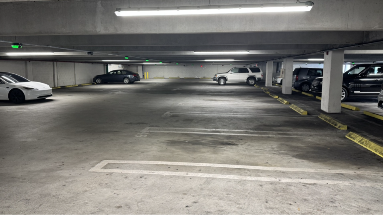 LAZ Parking - 1100 Lincoln Road Garage Image