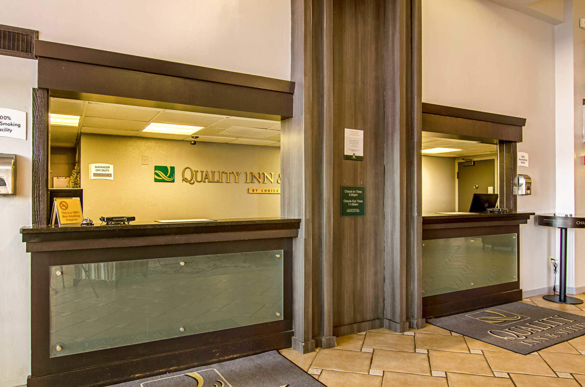 Quality Inn & Suites Denver Stapleton Photo