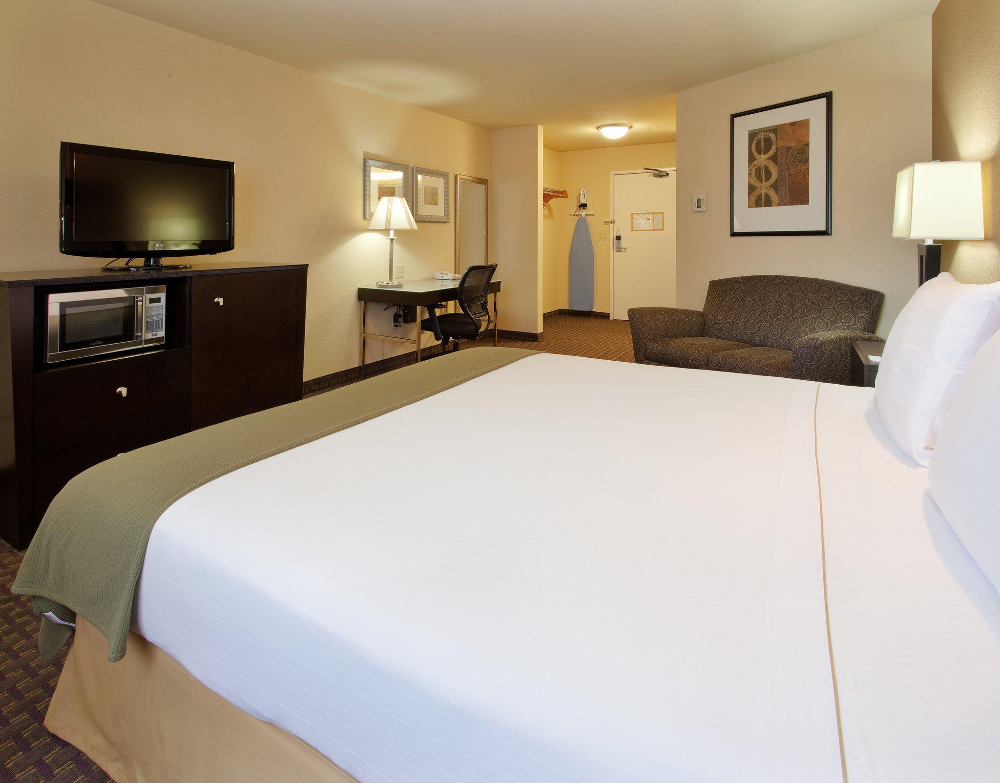 Holiday Inn Express Union City (San Jose) Photo