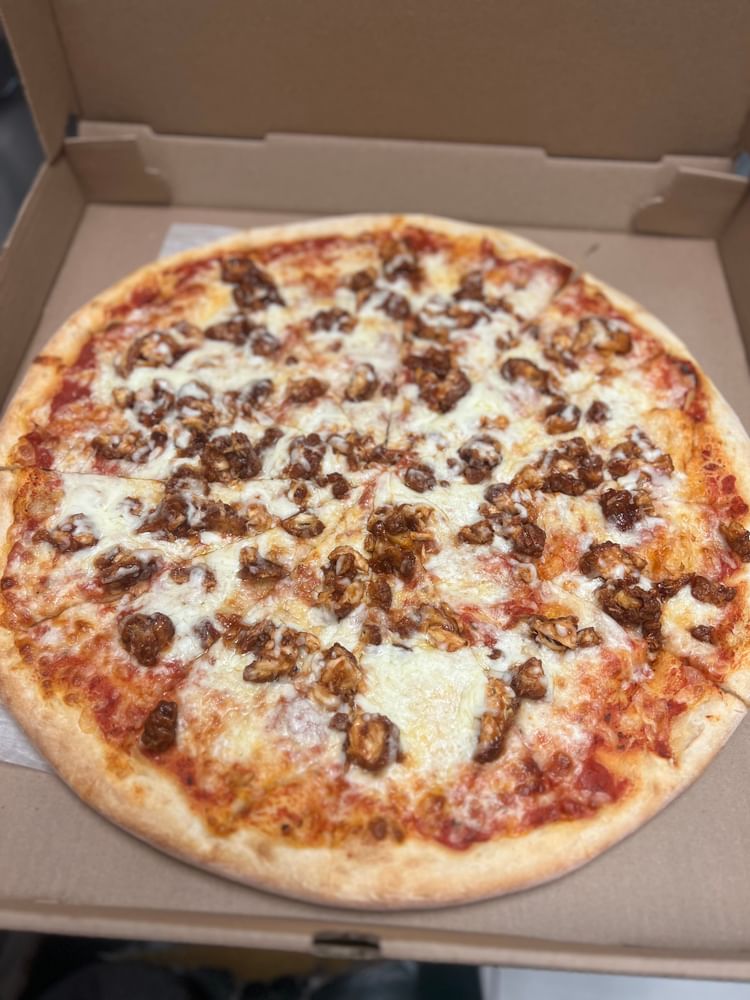 BBQ chicken pizza