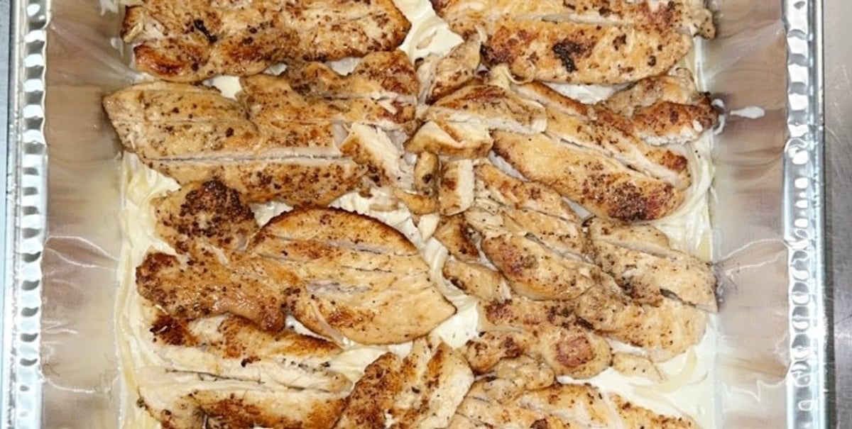 Chicken Alfredo Catering (Half Pan 12'' X 10'' (Serves 5 People))