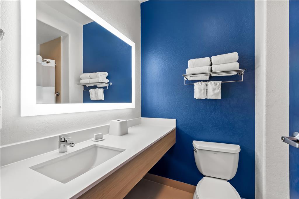 Spark by Hilton Selma Image