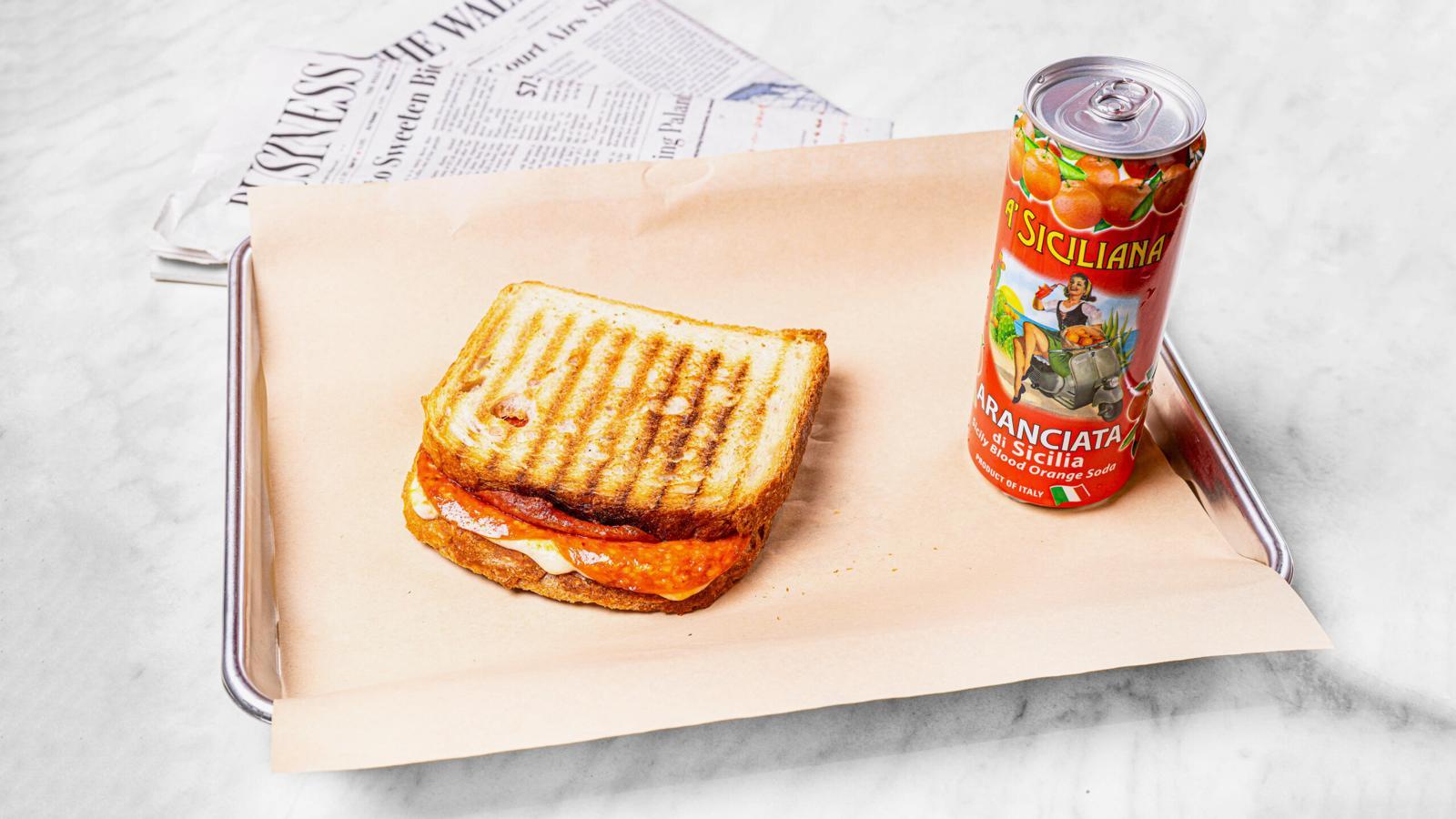 Panini & Fromage Gourmet Sandwiches Image