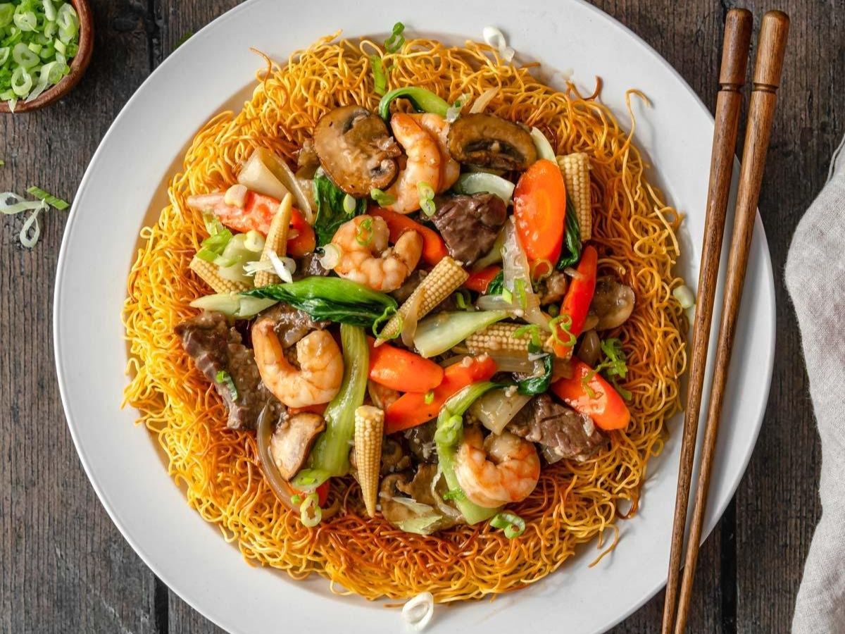 HT5. Crispy Egg Noodles (Mi Xao Gion)