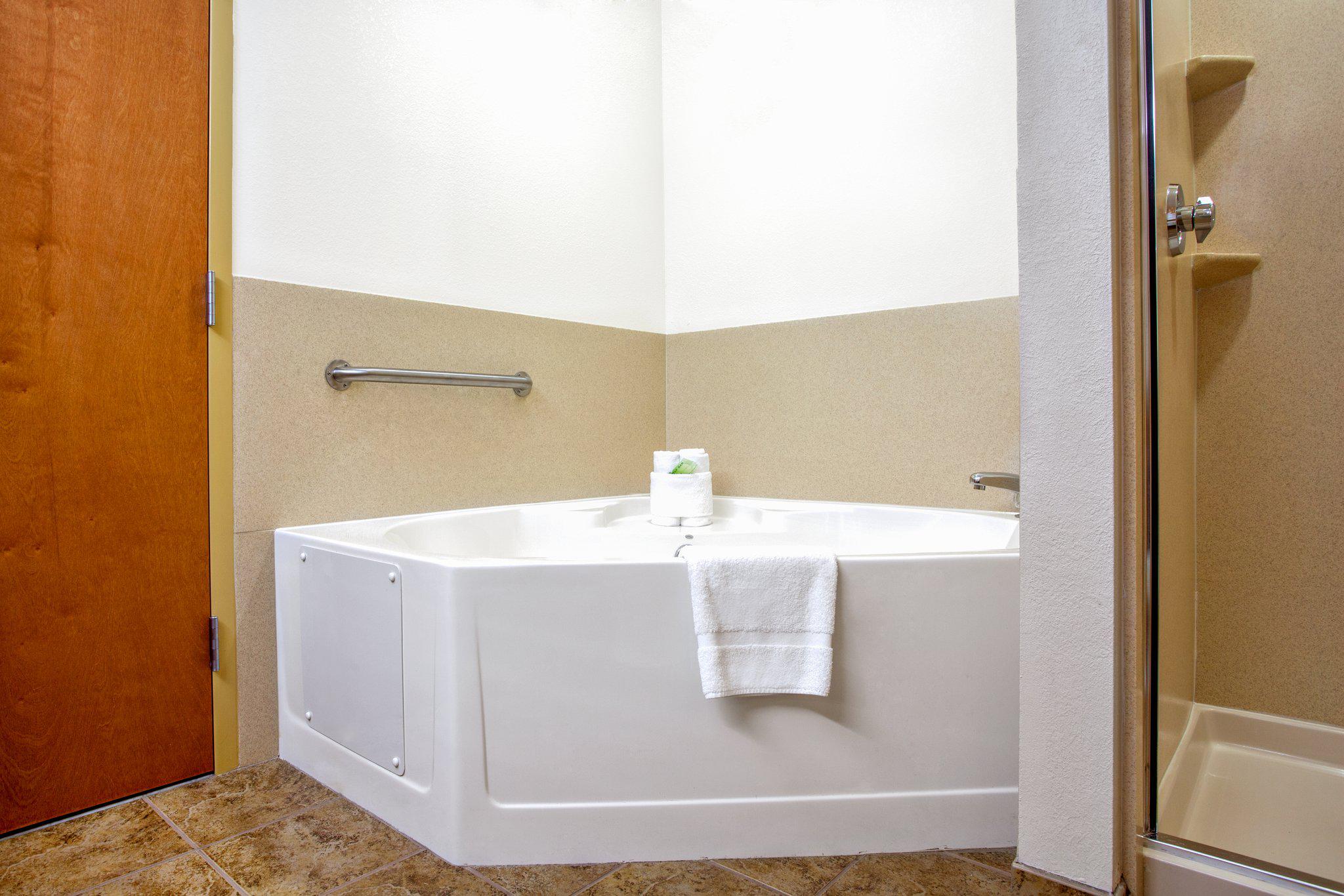 Holiday Inn Express & Suites Inverness-Lecanto Photo