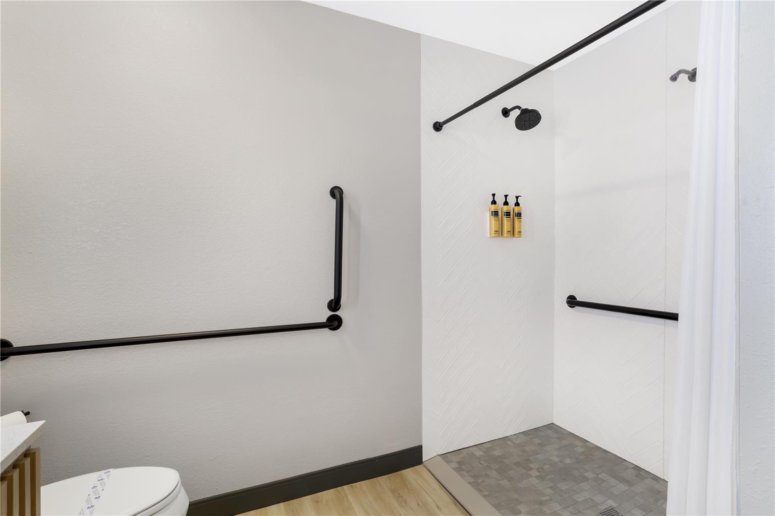 Best Western Plus Rose City Conference Center Inn Image