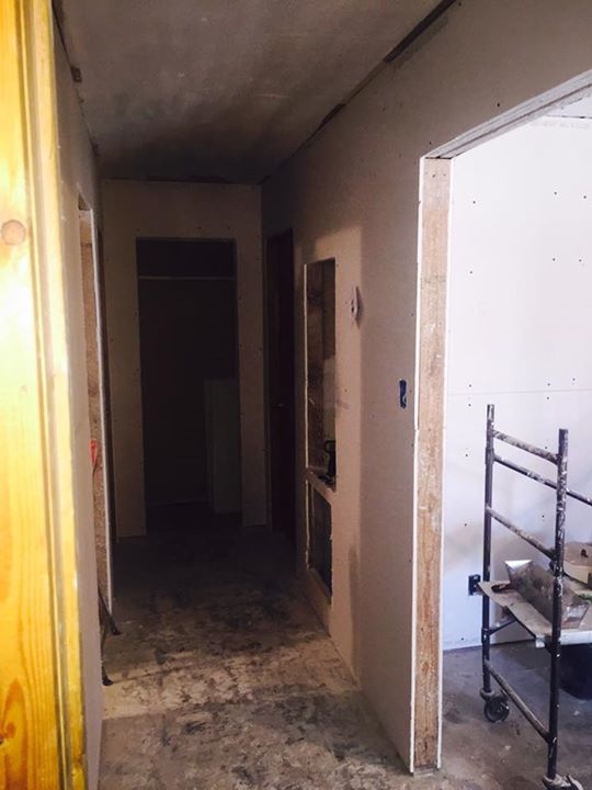 MatLin Trucking &amp; Construction Logo