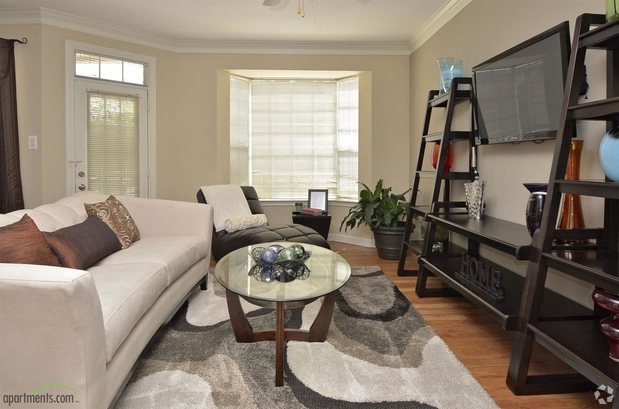 Images The Village at Bellaire