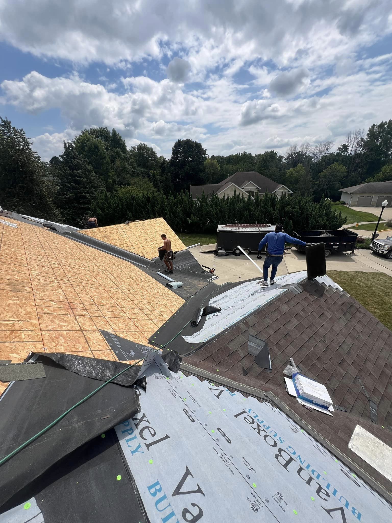 Red Oak Roofing Image