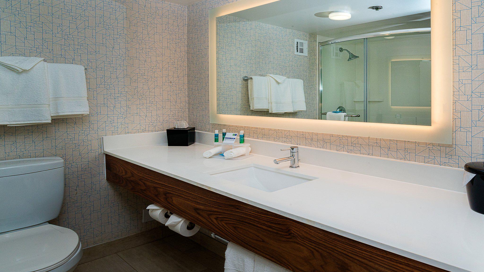 Holiday Inn Express Fullerton - Anaheim Photo