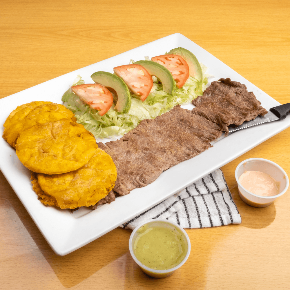 Carne Asada con Tostones