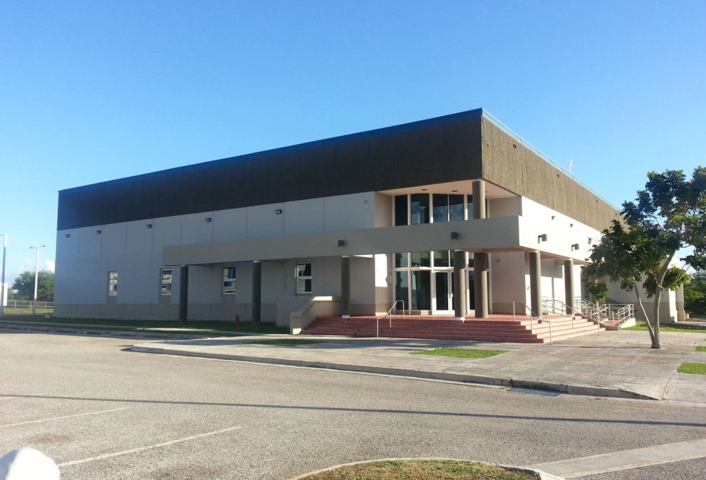 An exterior view of Azura Vascular Care Puerto Rico