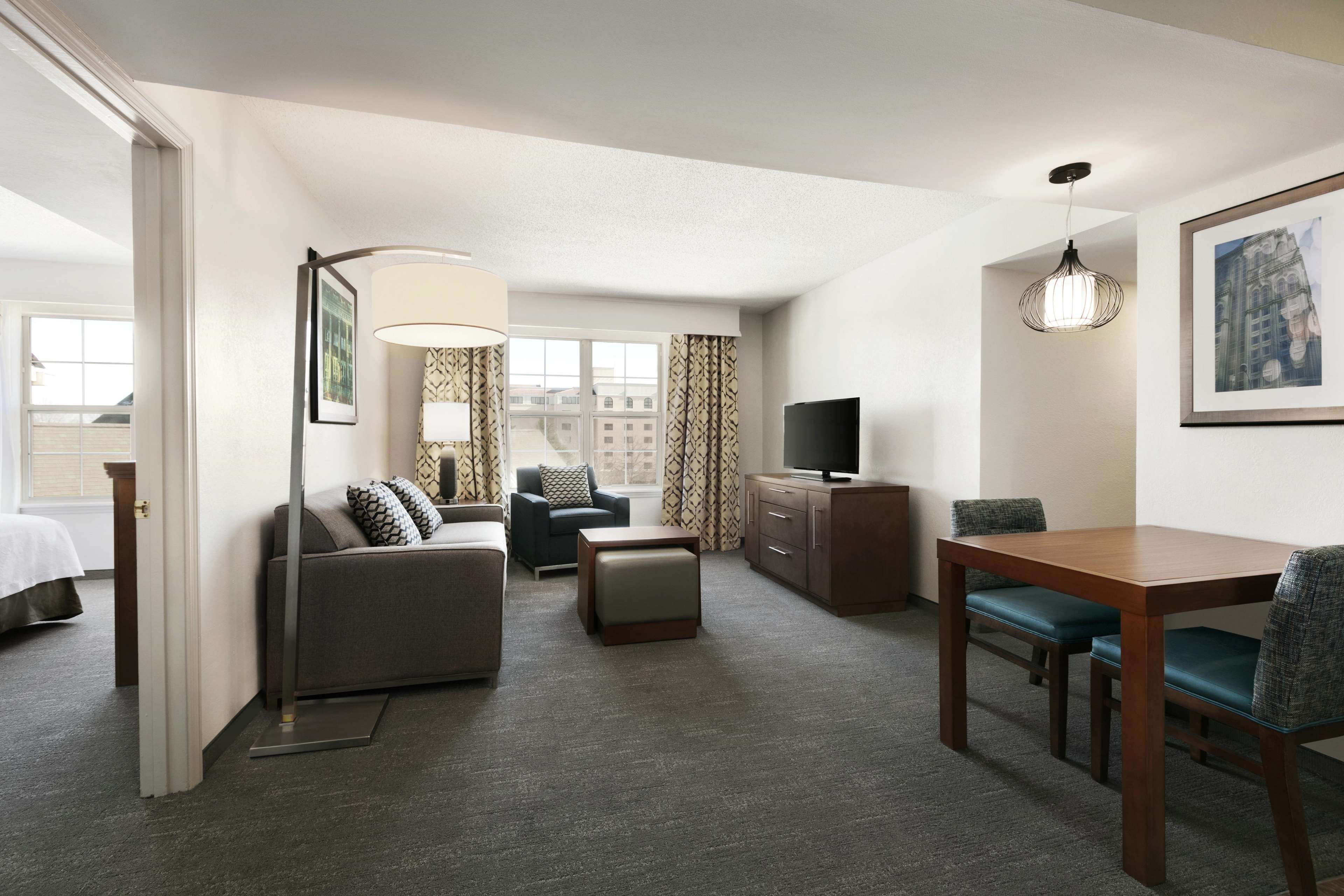 Homewood Suites by Hilton Kansas City-Airport Photo