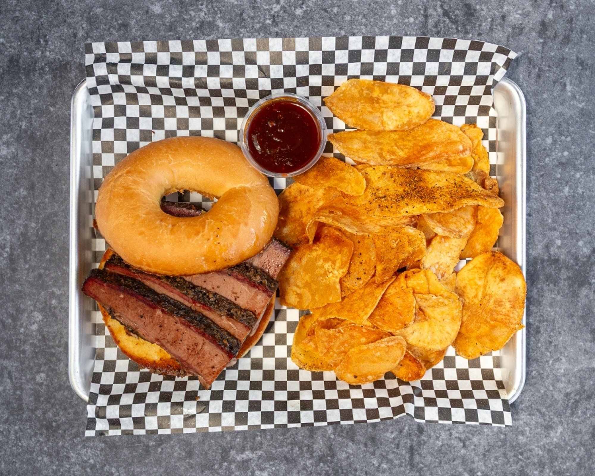 SMOKED BRISKET SANDWICH w/TATER CHIPS