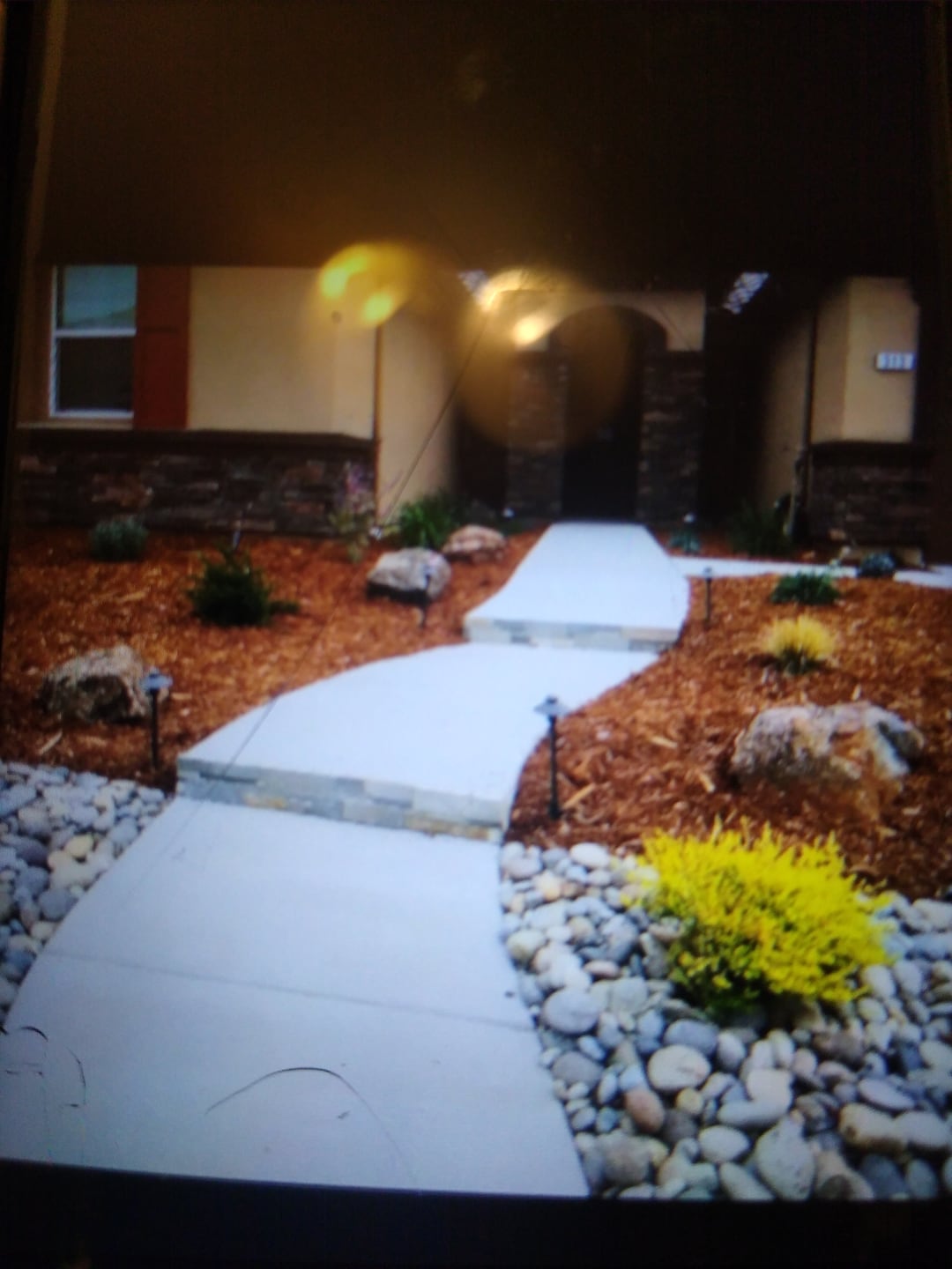 Zoe Landscaping Logo