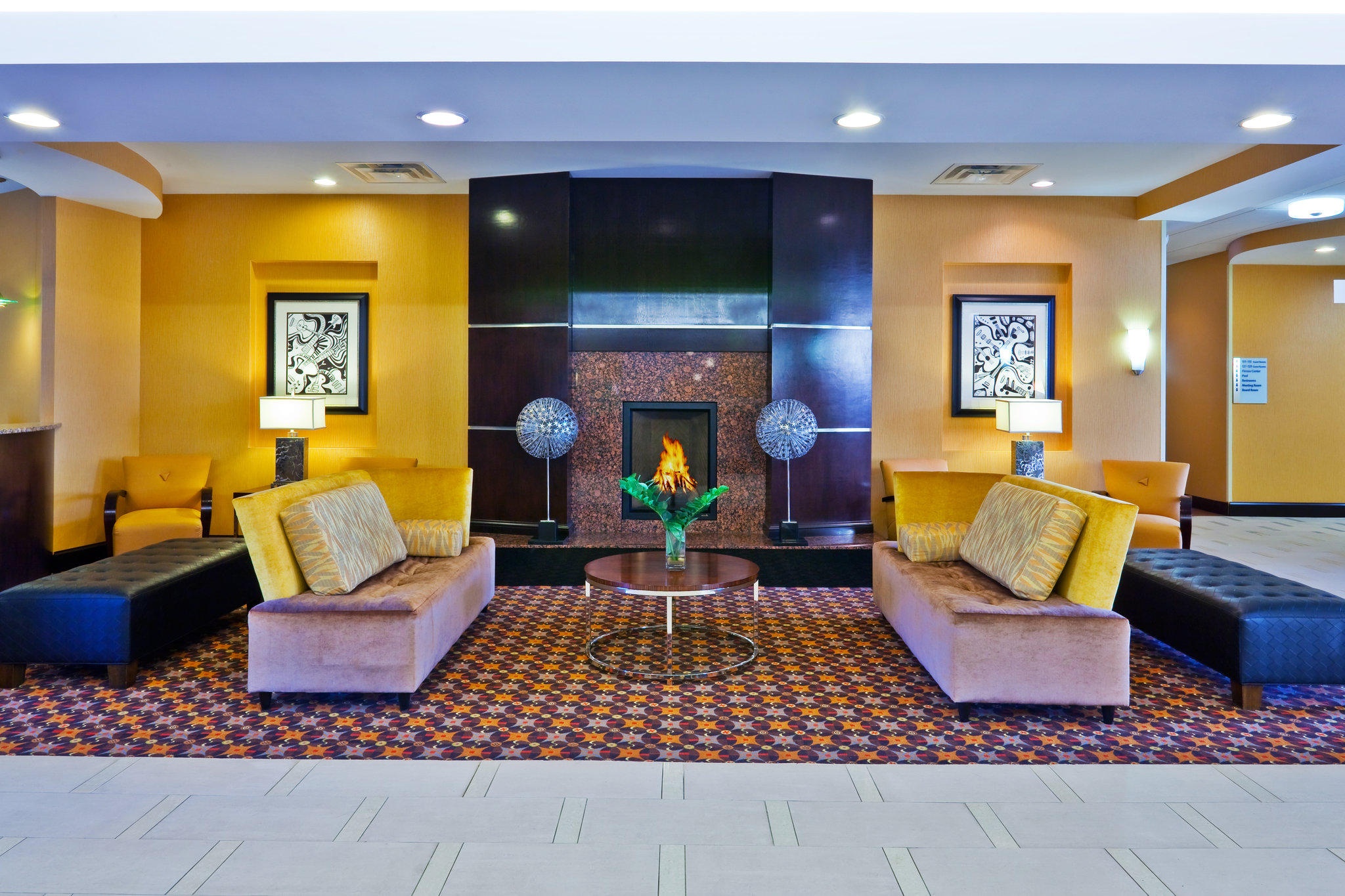 Holiday Inn Express & Suites Nashville-Opryland Photo