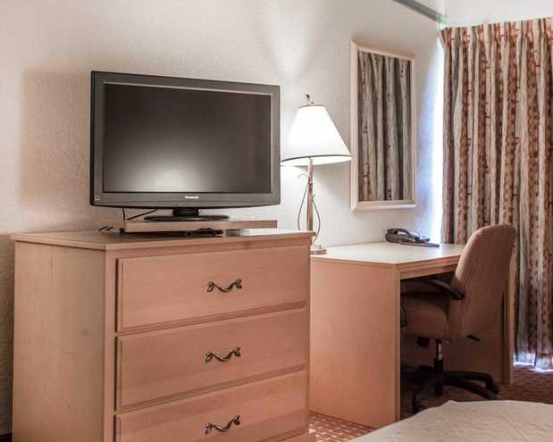 Images Quality Inn Lake of the Ozarks