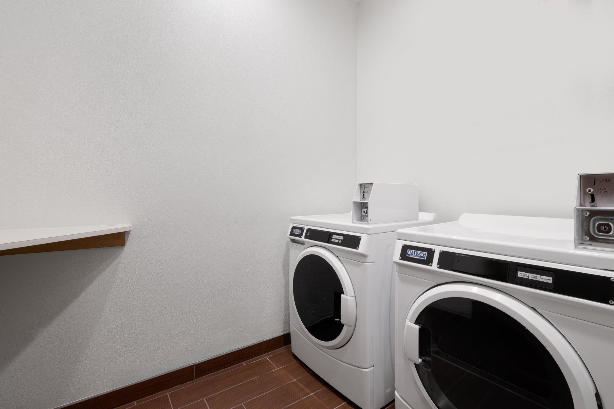 Garner Hotel Topeka West by IHG Image