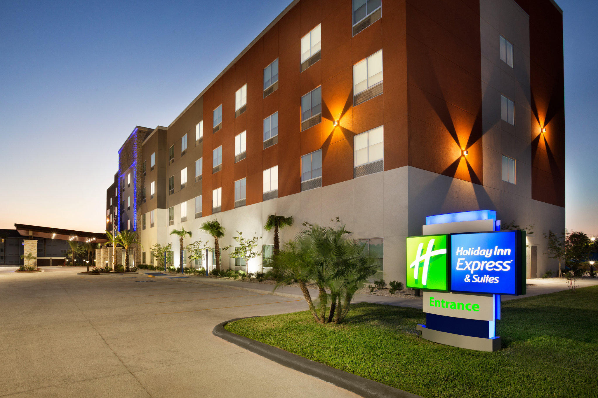 Holiday Inn Express & Suites McAllen - Medical Center Area Photo