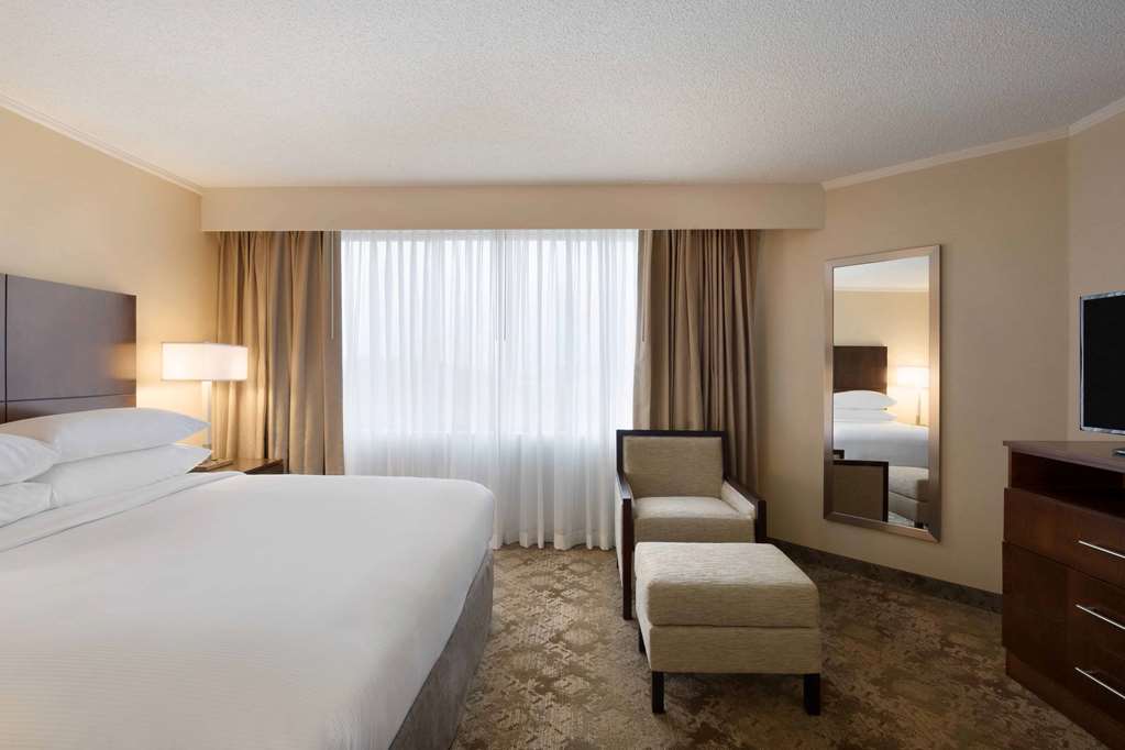 Embassy Suites by Hilton Baltimore at BWI Airport Image