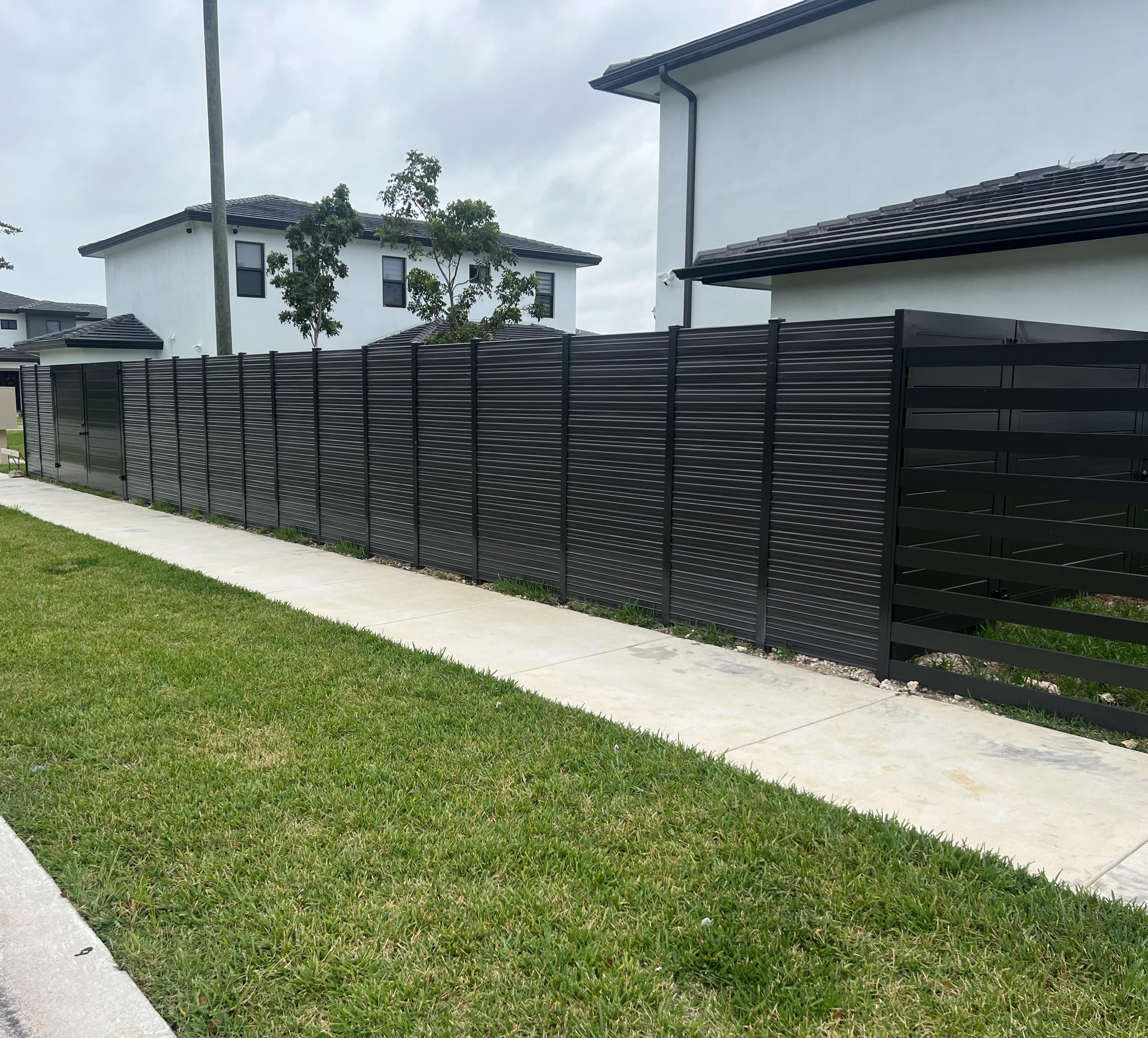 Top Rail Fence Pompano Beach Image