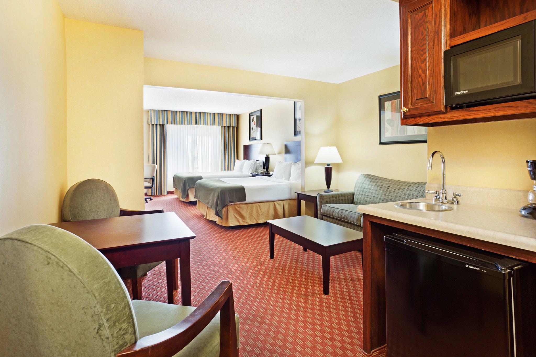 Holiday Inn Express & Suites Pikeville Photo