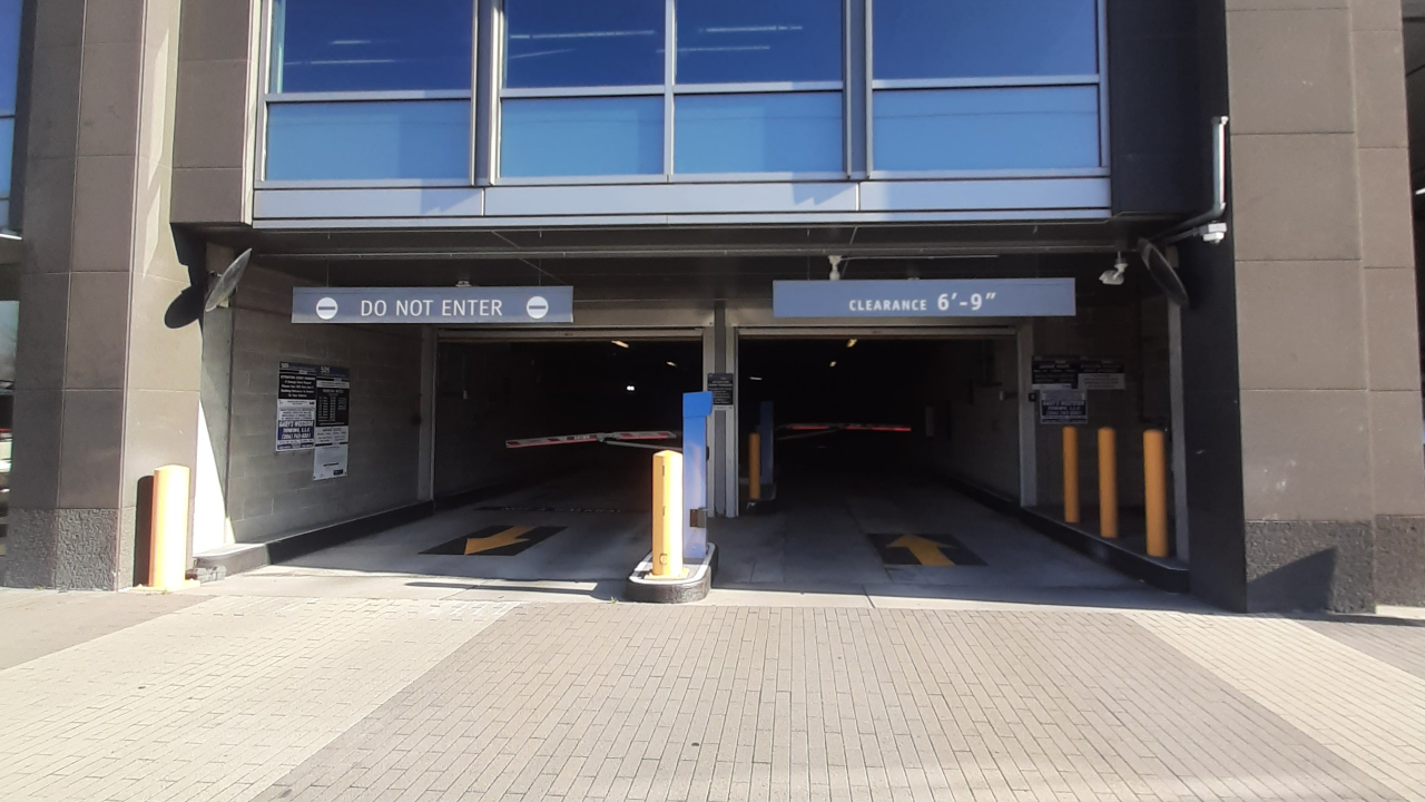 LAZ Parking - 505 1st Ave S Garage