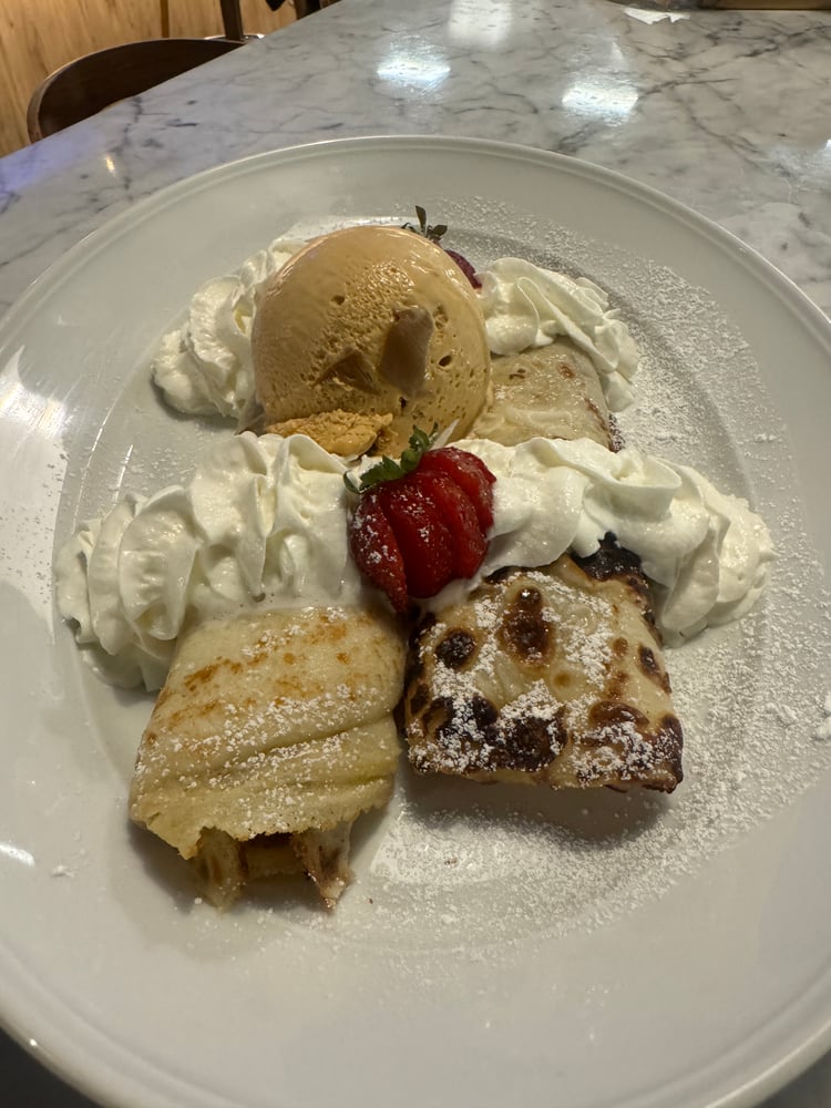 Panqueque con Dulce de Leche y Helado