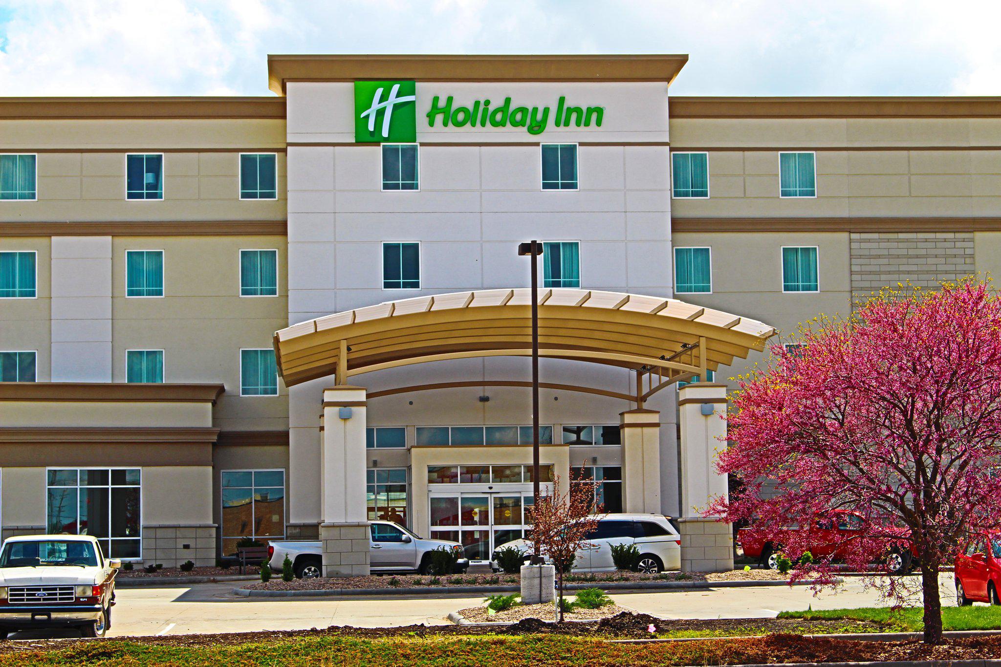 Holiday Inn Salina Photo
