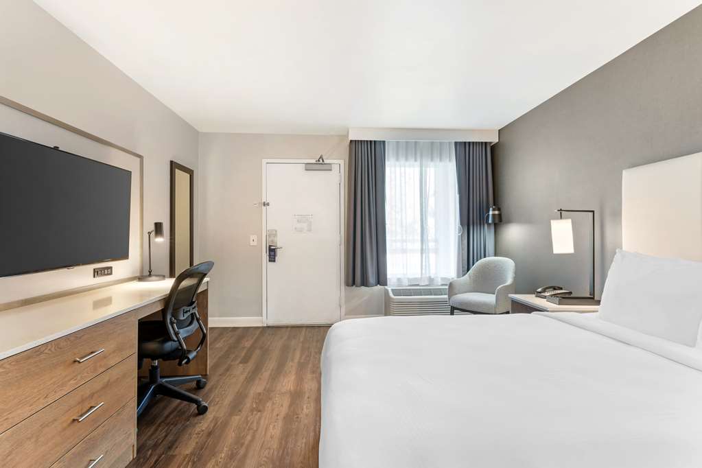 Best Western Plus Rancho Cordova Inn Image