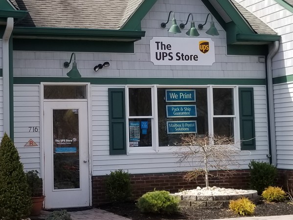 Facade of The UPS Store Lincroft