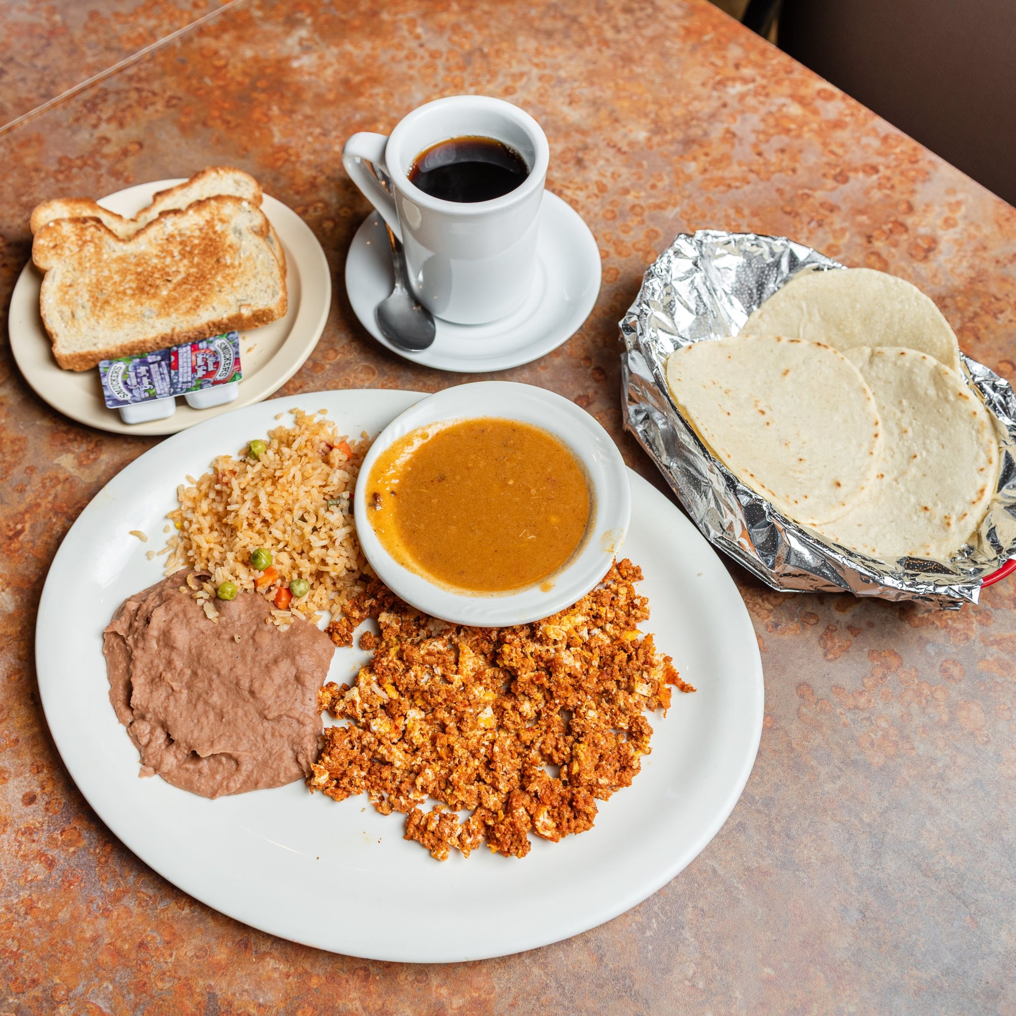 Huevos con Chorizo
