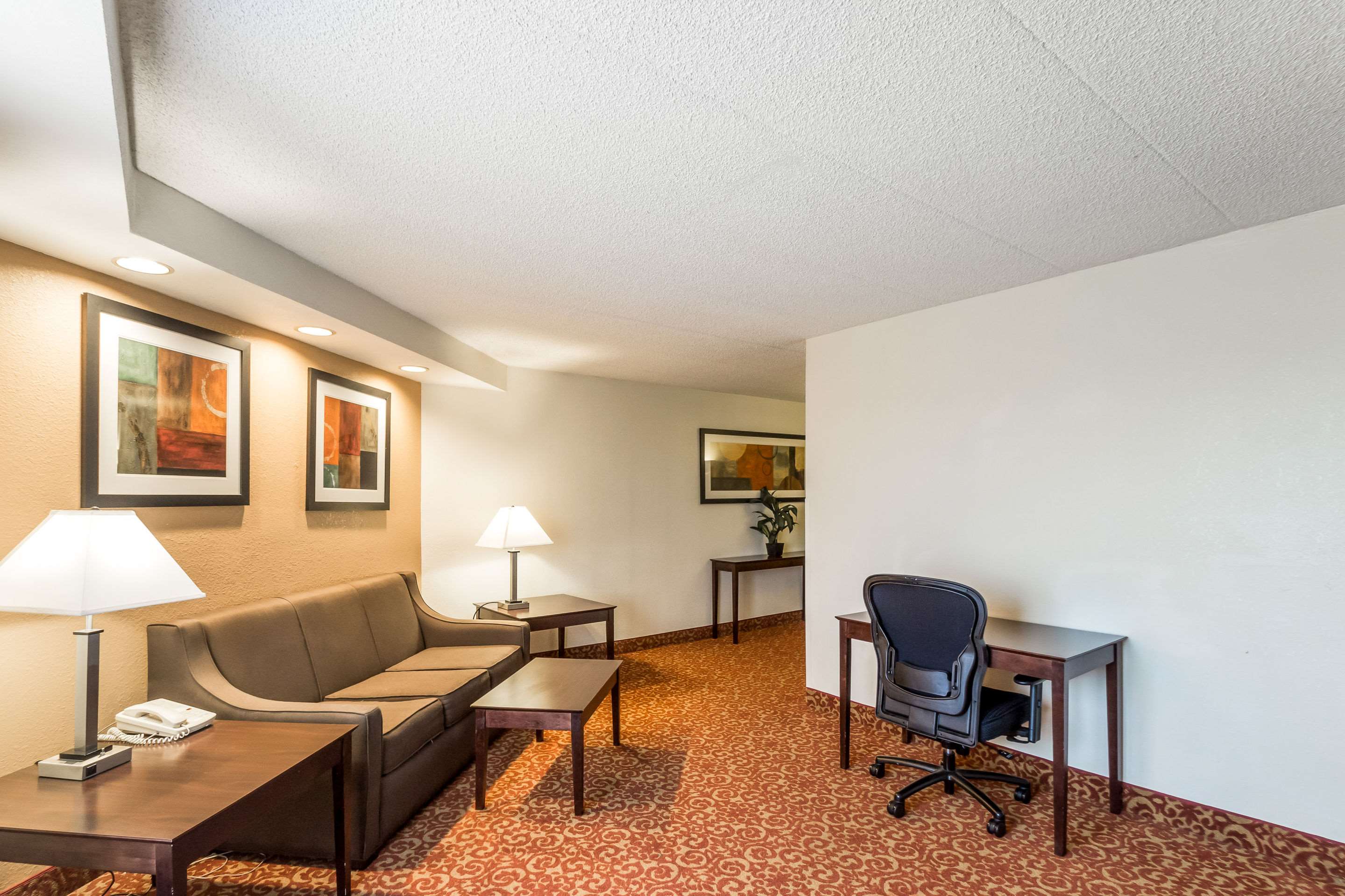 Quality Suites Milwaukee Airport Photo