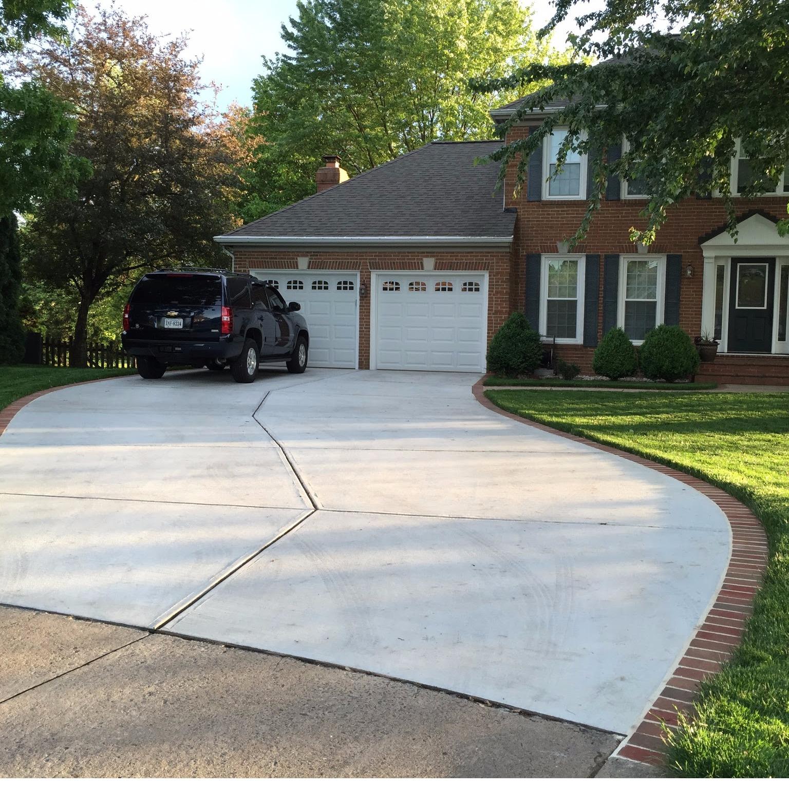 M&amp;M Concrete Finishing, LLC. Logo