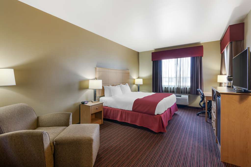 Best Western Golden Prairie Inn & Suites Image
