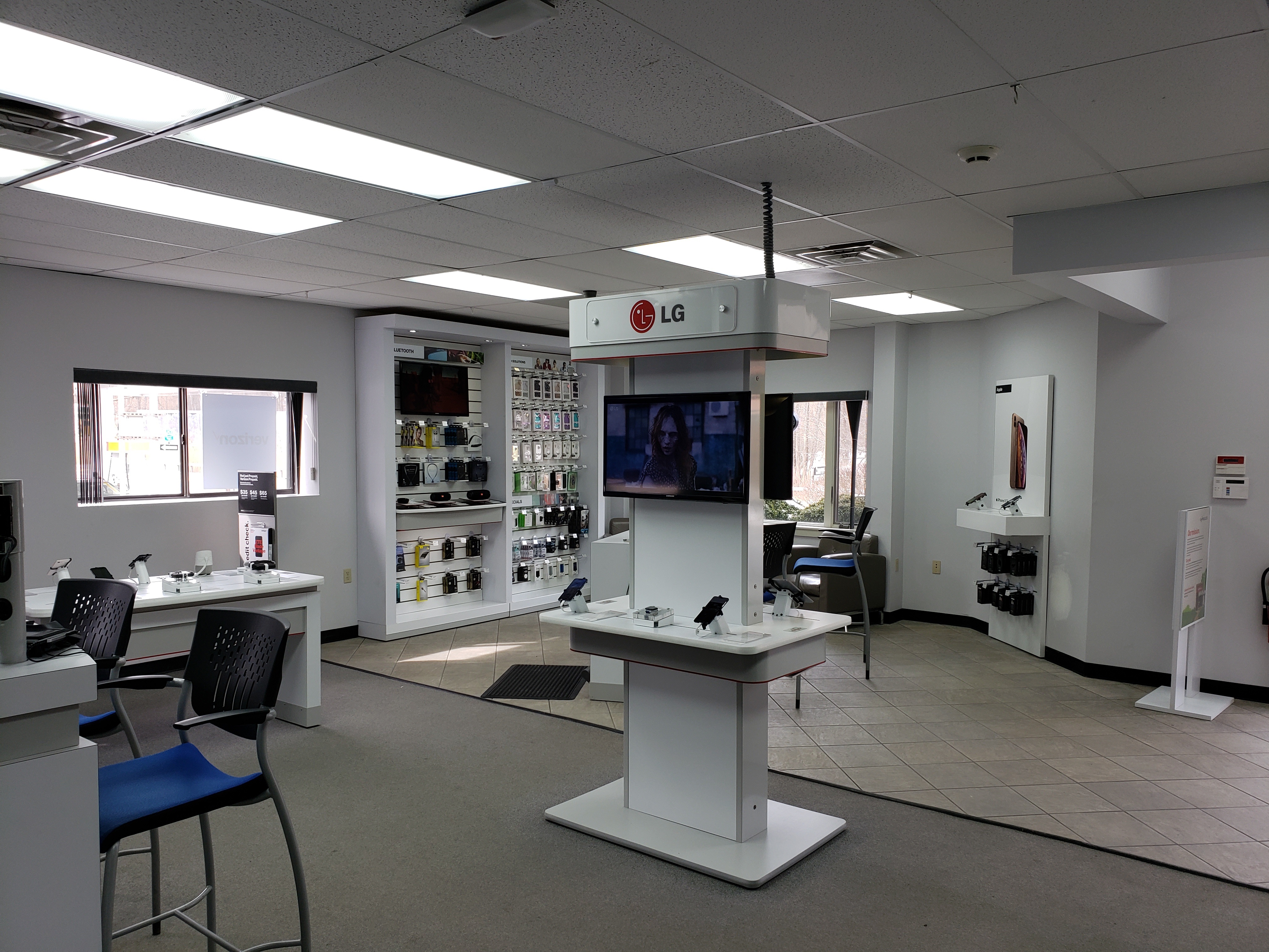 Verizon Authorized Retailer – GoWireless Photo