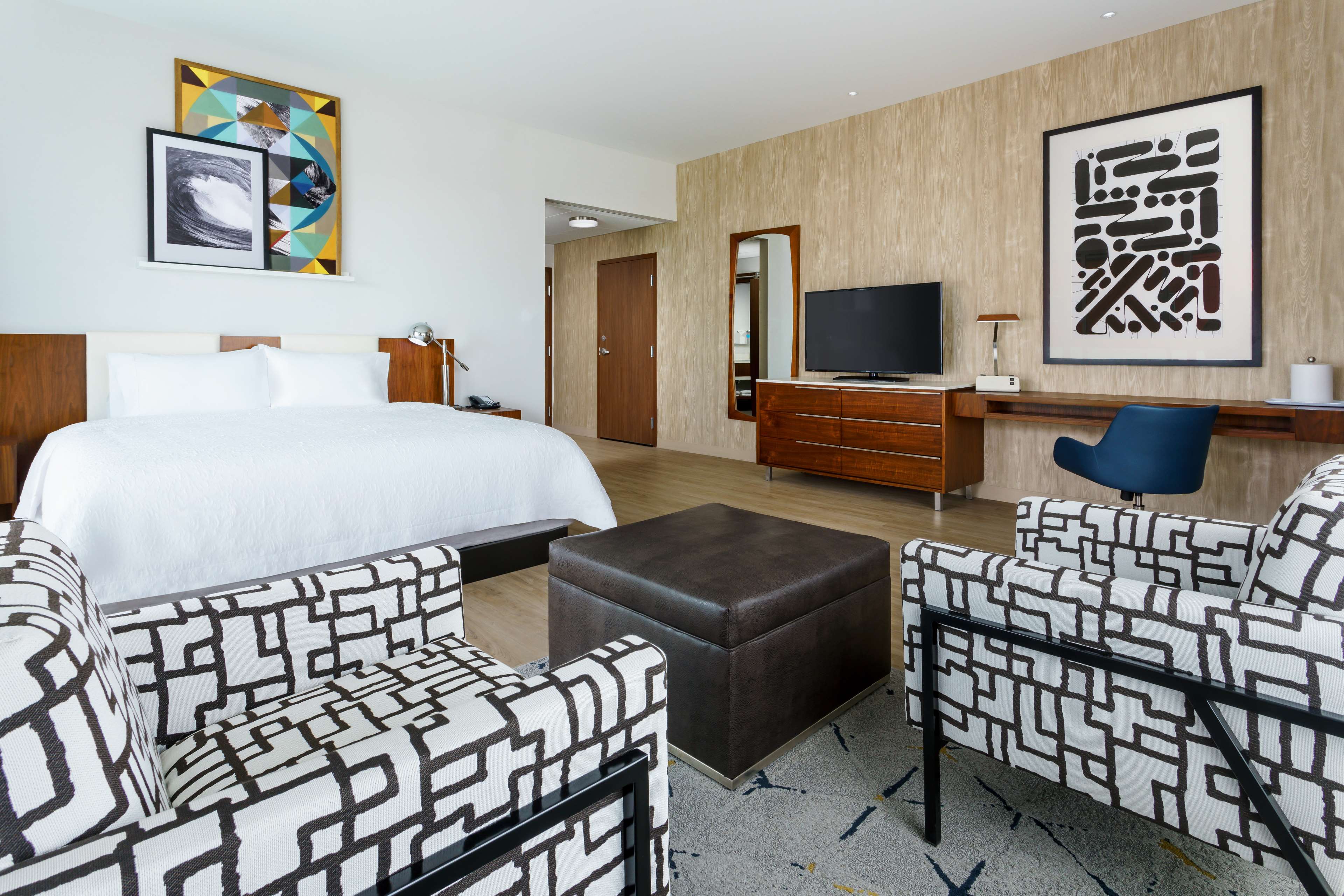 Guest room